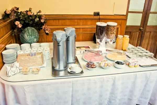 hotel-dacarlo-areas-desayuno-01